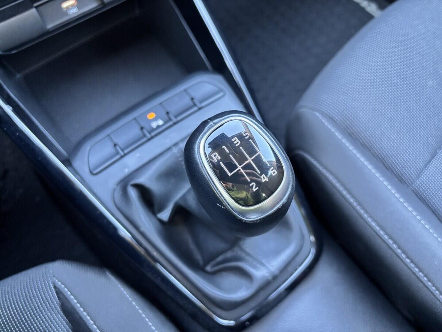 OZ190V00876_30.webp_RIO Exclusive 1.0  74 kW manuál