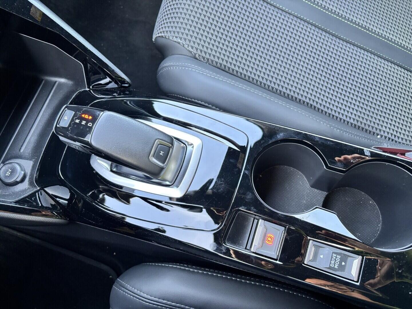 OZ190V01002_38.webp_208 GT line 1.2 16V 74 kW automat