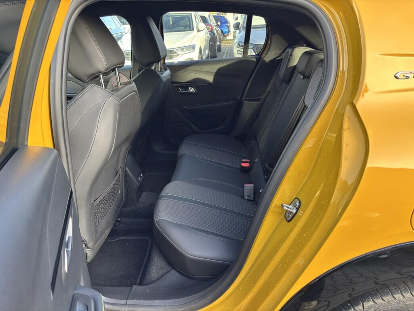 OZ190V01002_39.webp_208 GT line 1.2 16V 74 kW automat