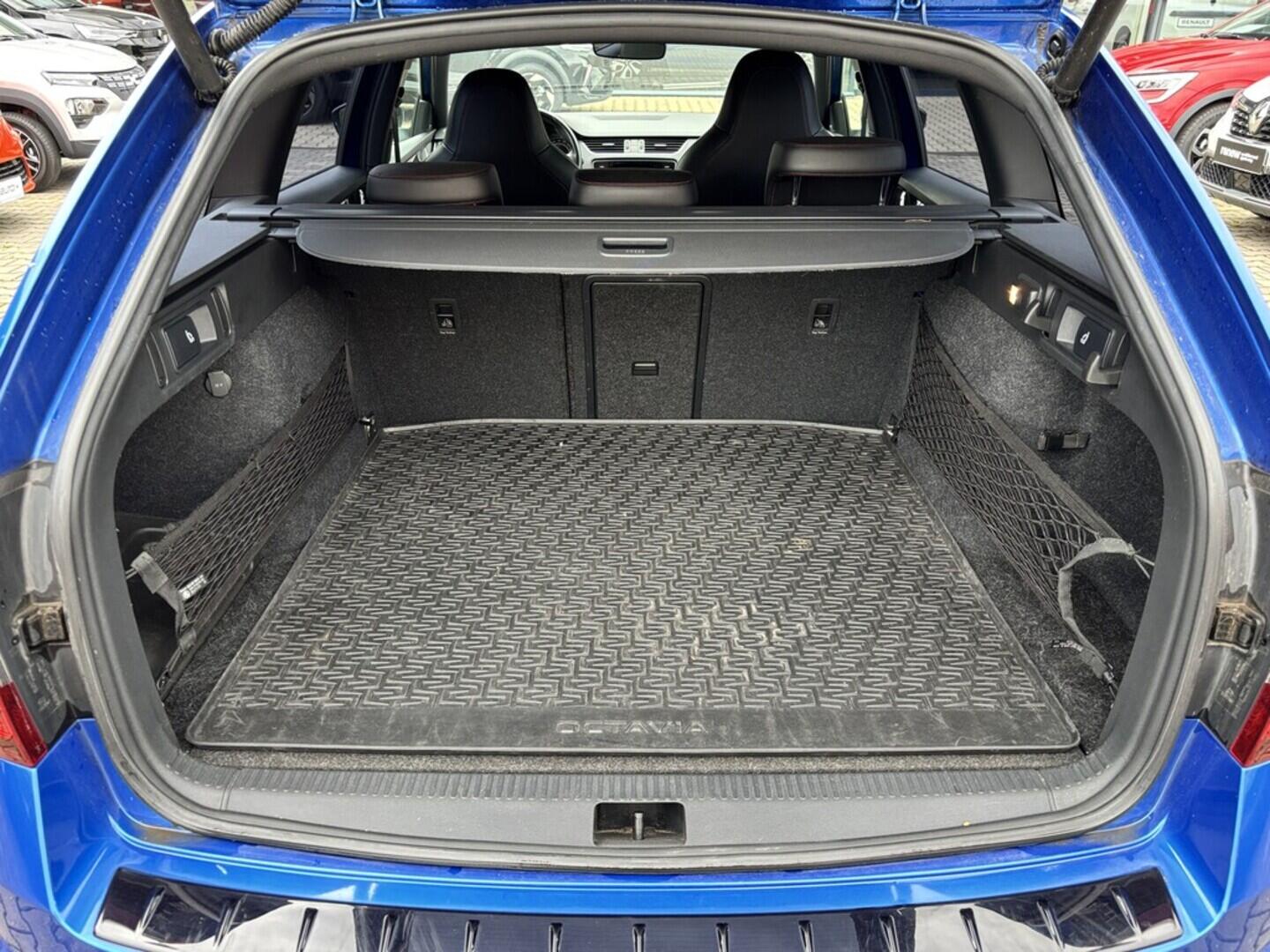 OZ190V01042_37.webp_OCTAVIA RS 2.0 TSI 162 kW manuál