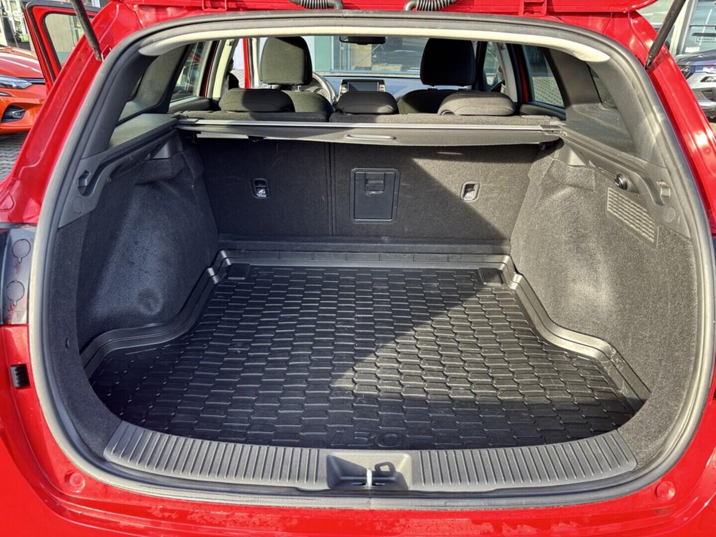 OZ190V01070_35.webp_I30  1.6  85 kW manuál, DPH