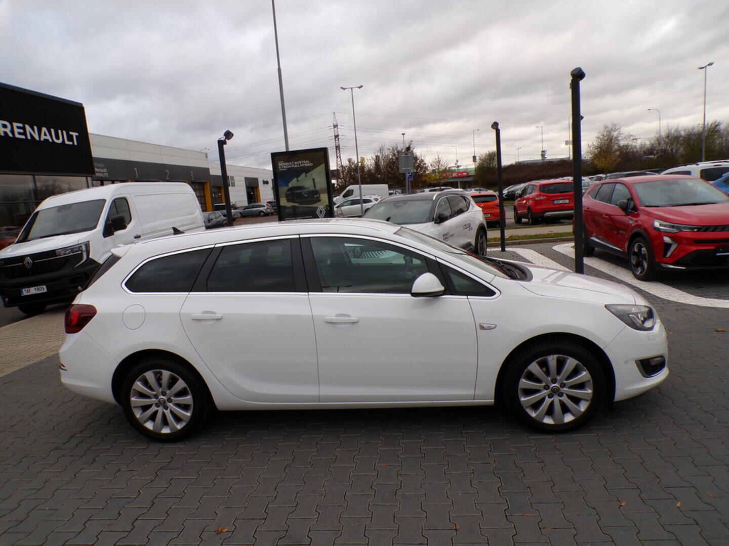 OZ190V01085_13.webp_ASTRA  1.4  103 kW manuál