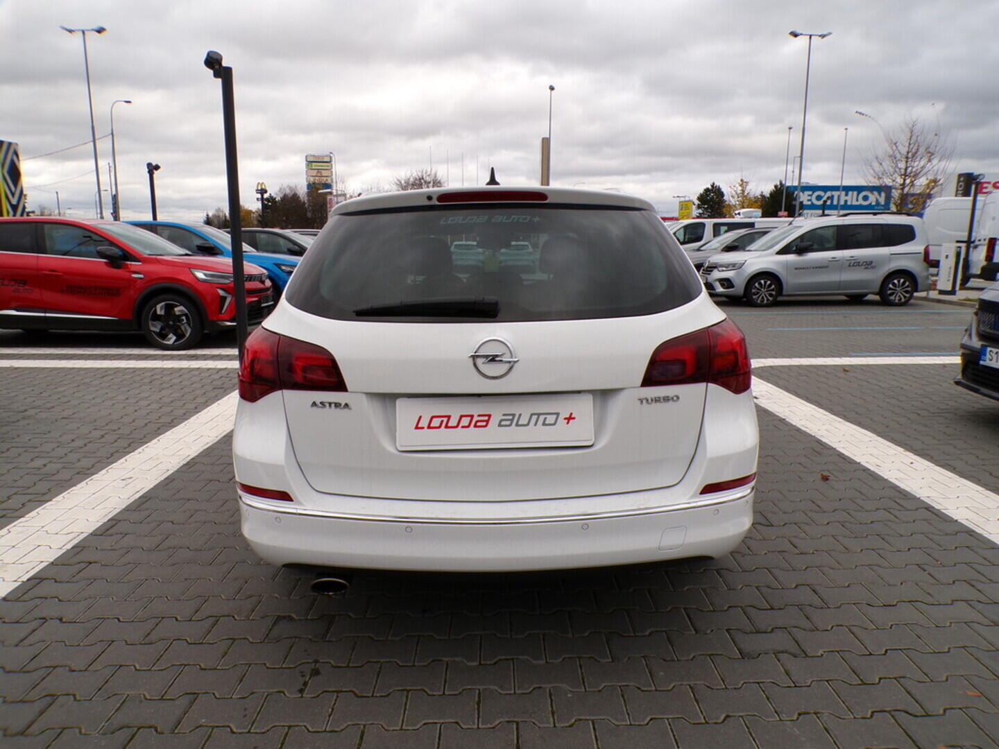 OZ190V01085_15.webp_ASTRA  1.4  103 kW manuál