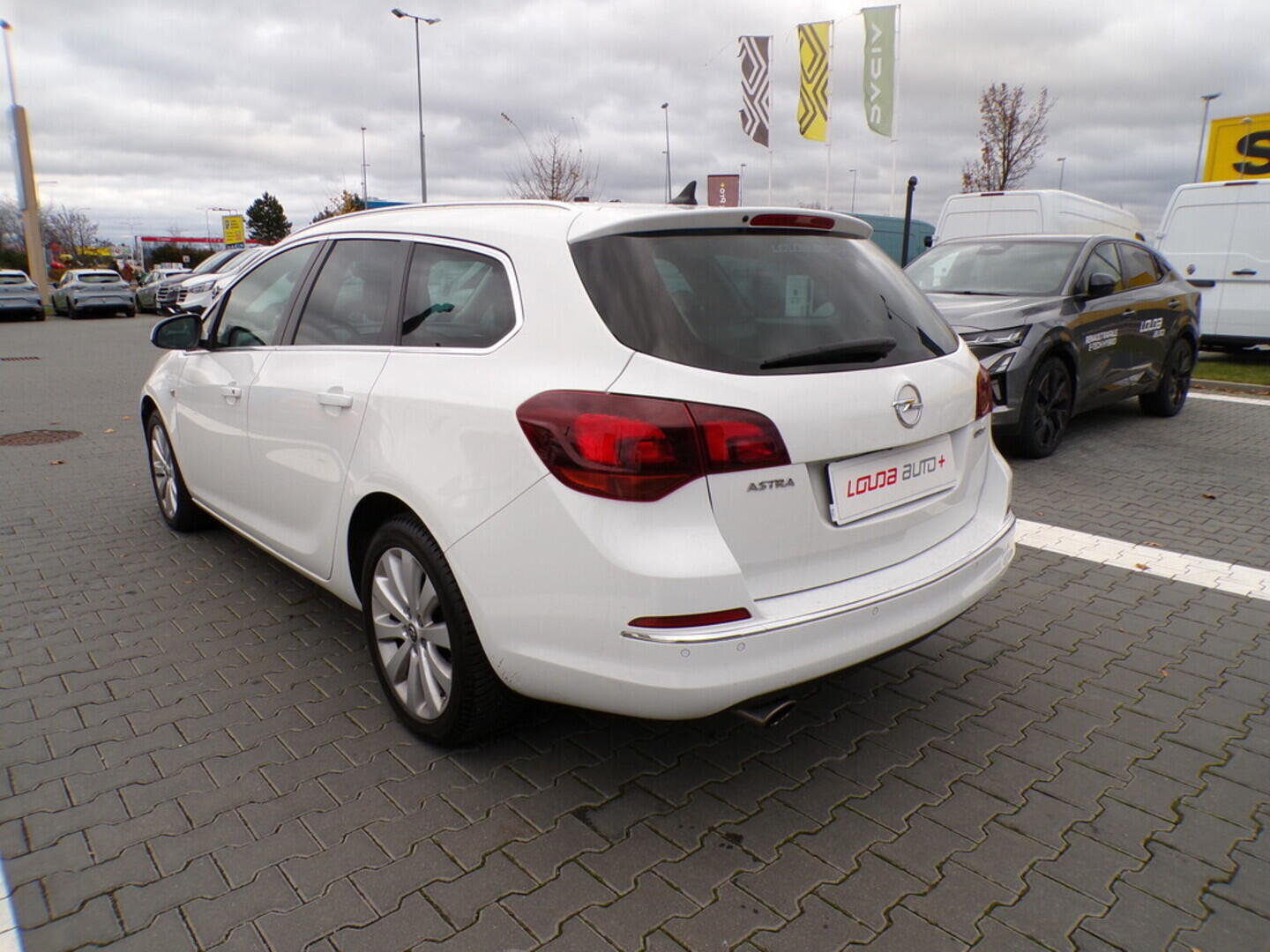 OZ190V01085_16.webp_ASTRA  1.4  103 kW manuál