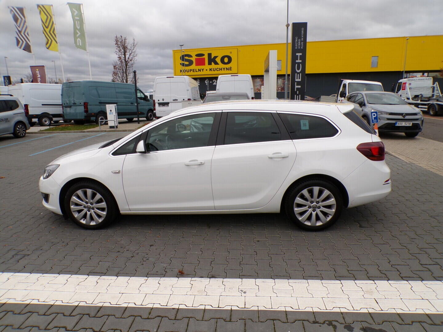 OZ190V01085_17.webp_ASTRA  1.4  103 kW manuál