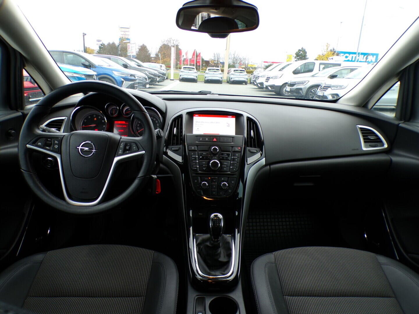 OZ190V01085_22.webp_ASTRA  1.4  103 kW manuál