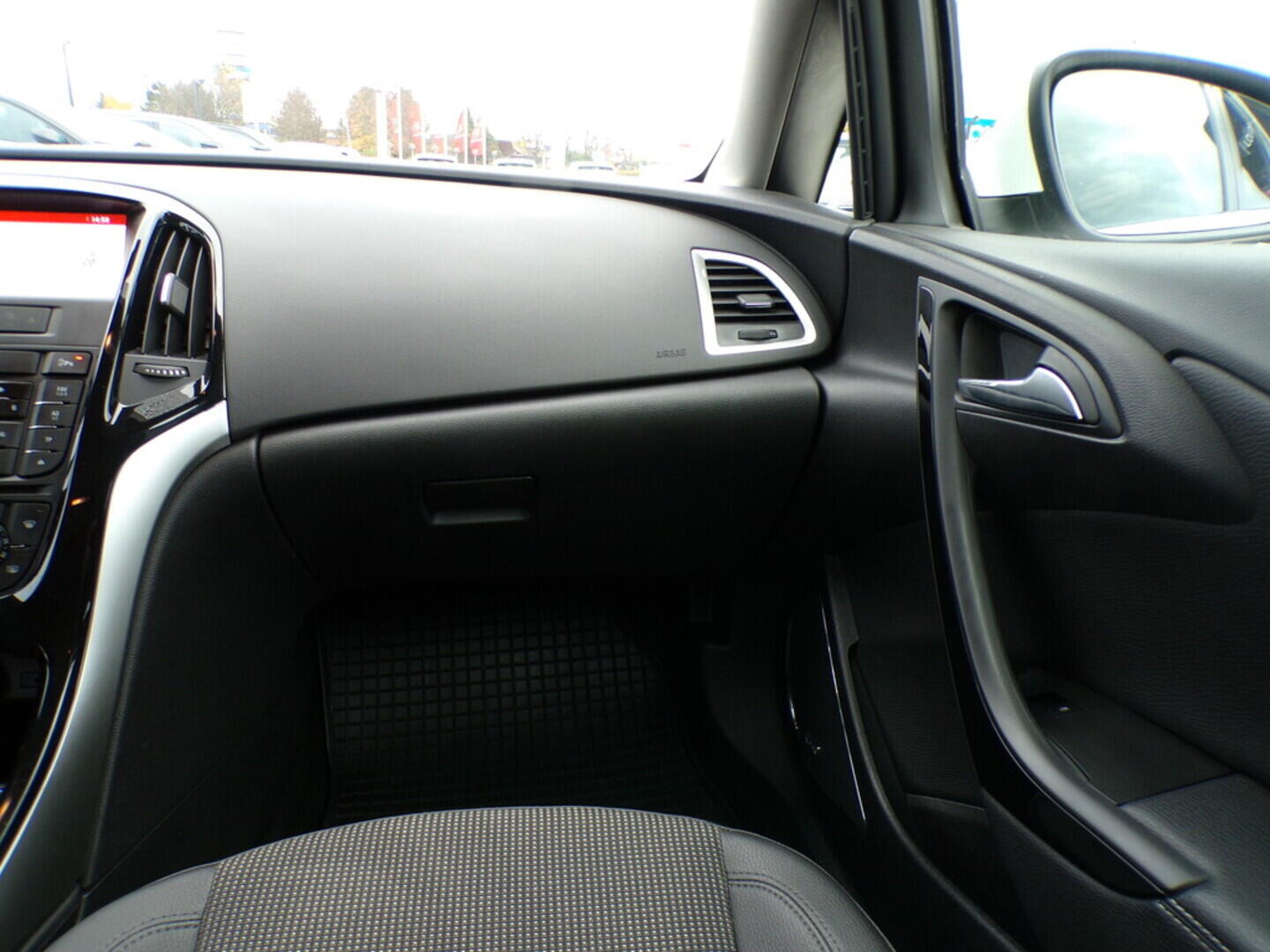 OZ190V01085_23.webp_ASTRA  1.4  103 kW manuál