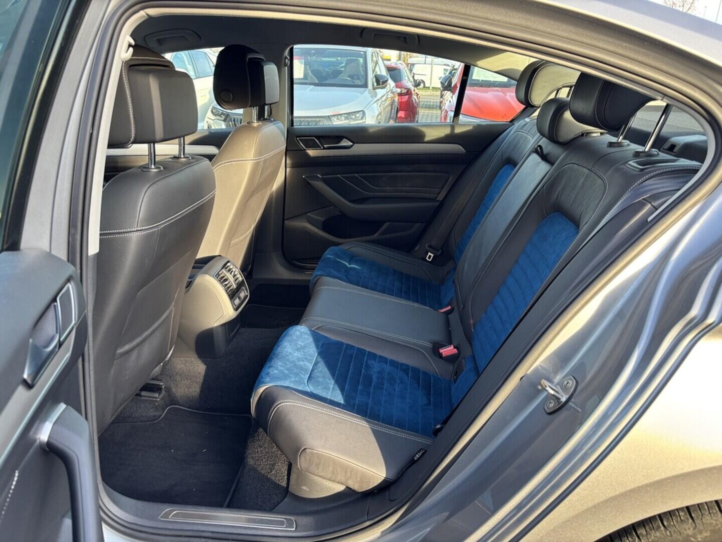 OZ190V01110_40.webp_PASSAT Elegance 1.5 TSI 110 kW automat