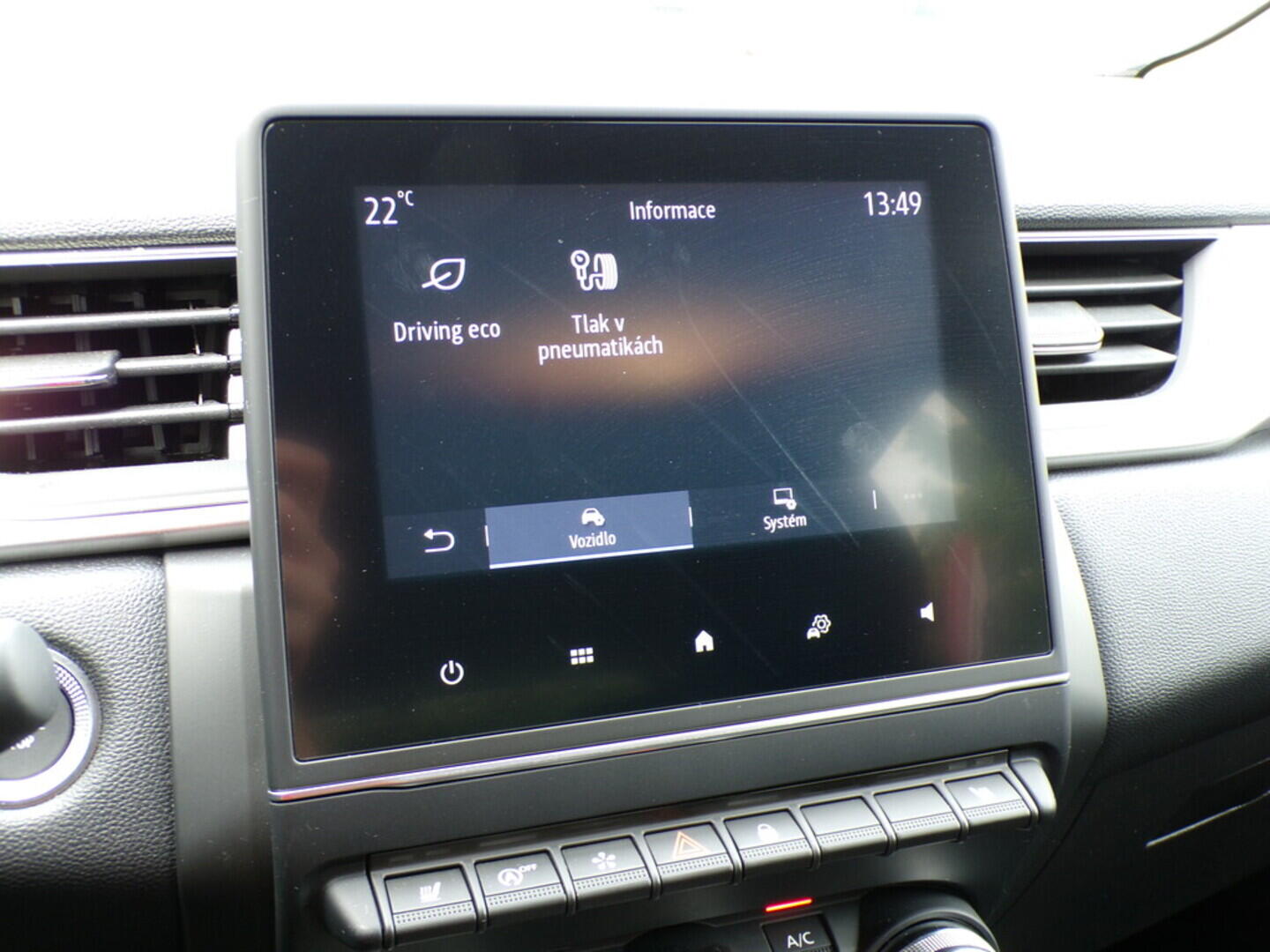 OZ190V01136_33.webp_CAPTUR Techno 1.0 TCe 67 kW manuál, DPH