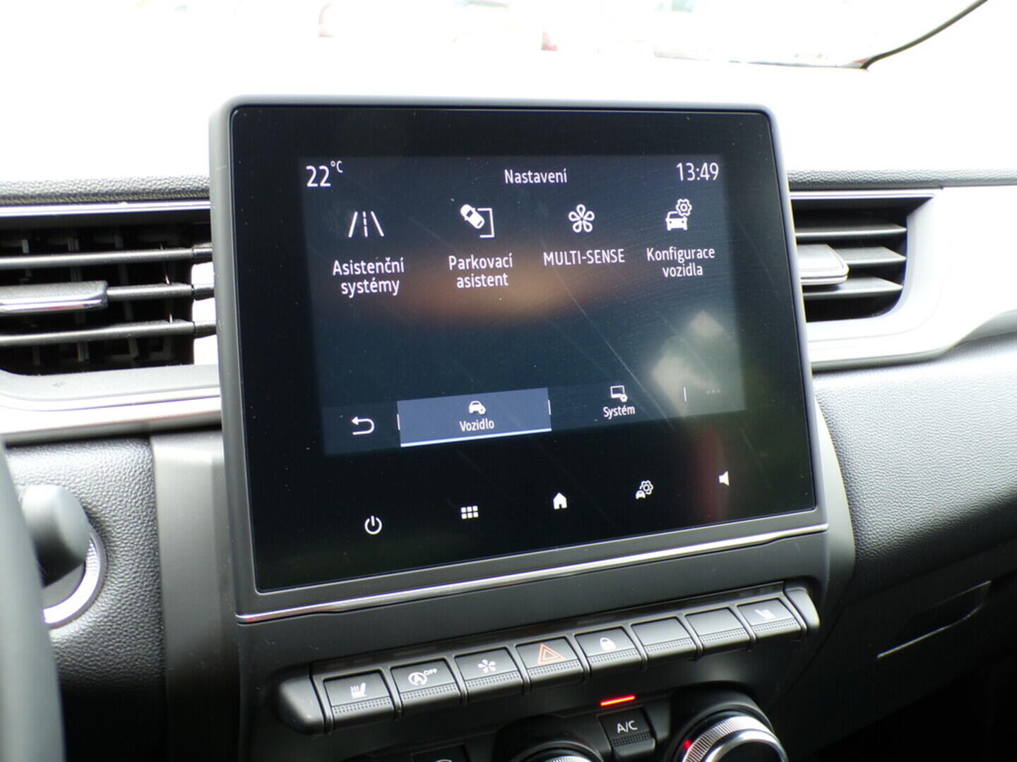 OZ190V01136_34.webp_CAPTUR Techno 1.0 TCe 67 kW manuál, DPH