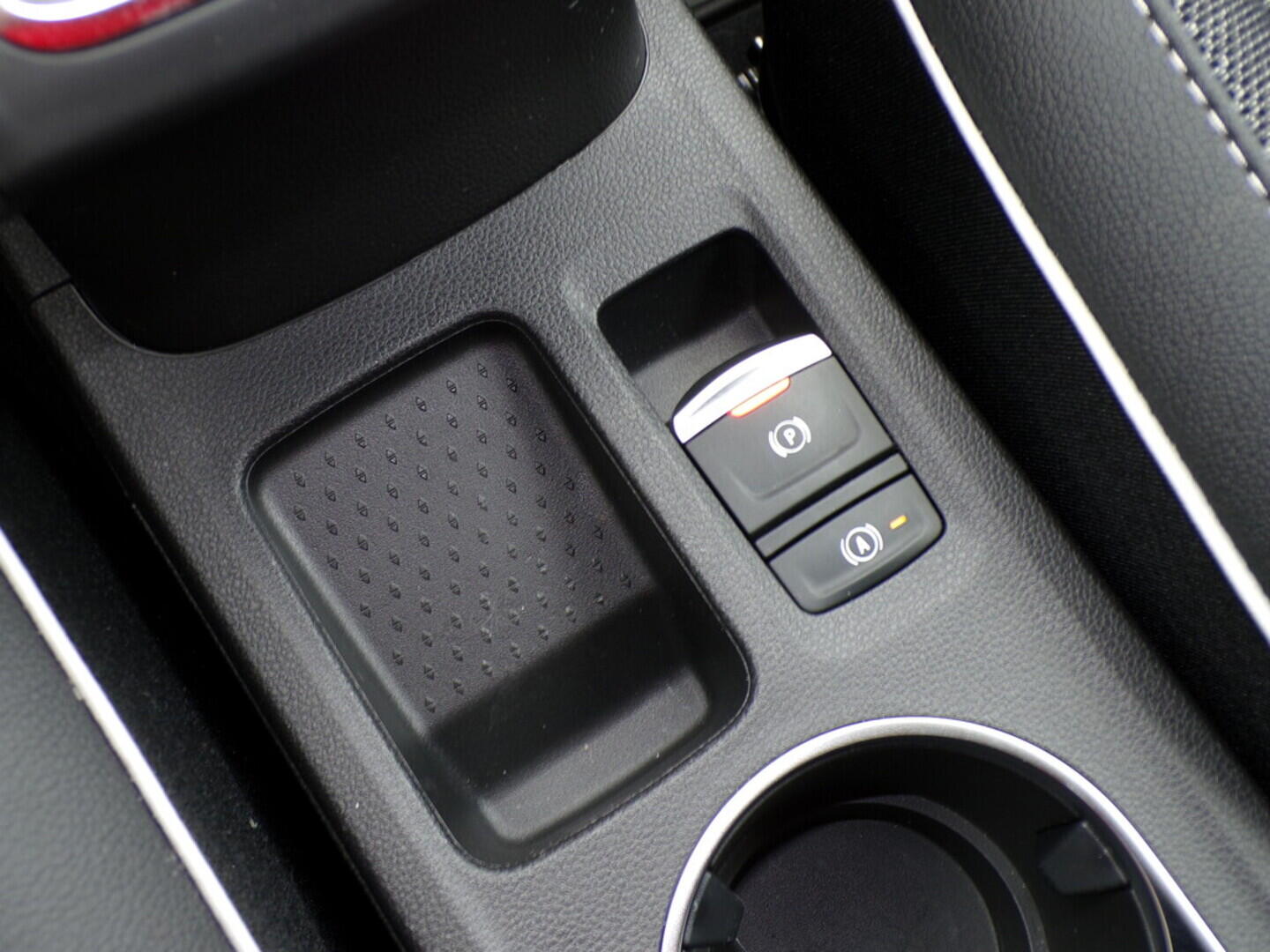 OZ190V01136_38.webp_CAPTUR Techno 1.0 TCe 67 kW manuál, DPH