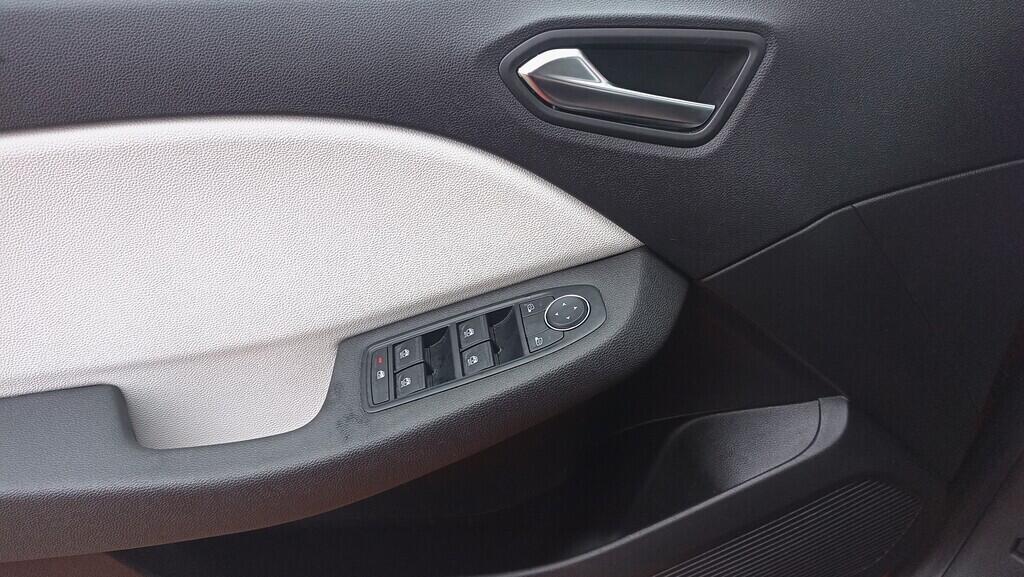 OZ190V01213_22.webp_CLIO Techno  1.0 TCe 67 kW manuál, DPH