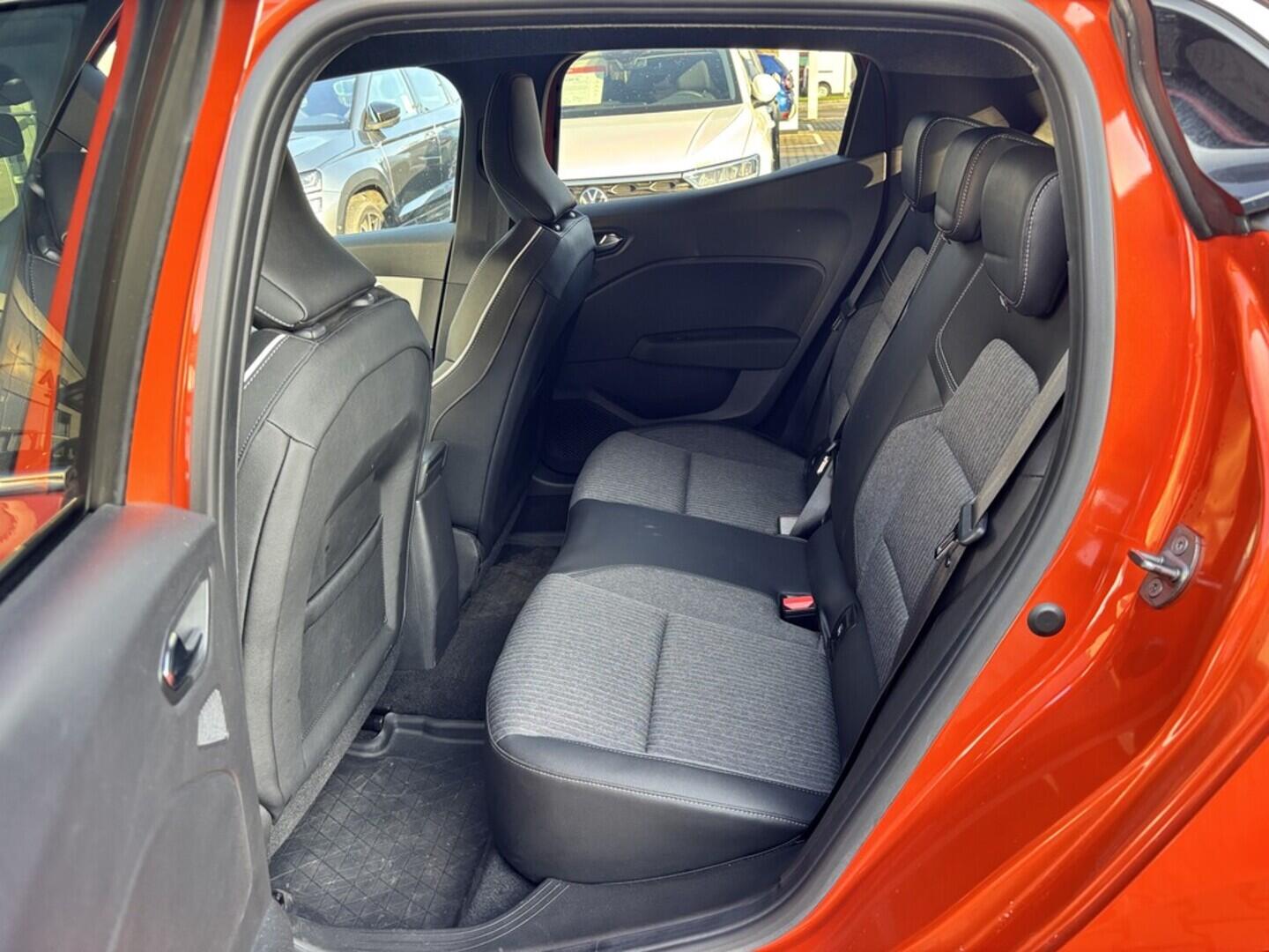 OZ190V01213_42.webp_CLIO Techno  1.0 TCe 67 kW manuál, DPH