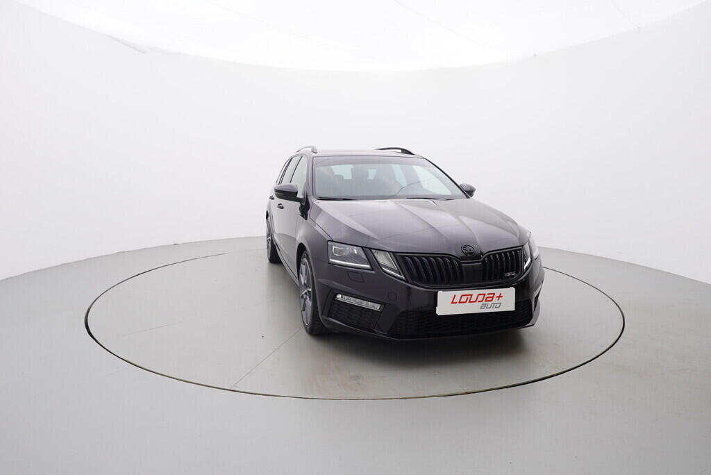 OZ190V01246_17.webp_OCTAVIA RS 2.0 TDI 135 kW automat