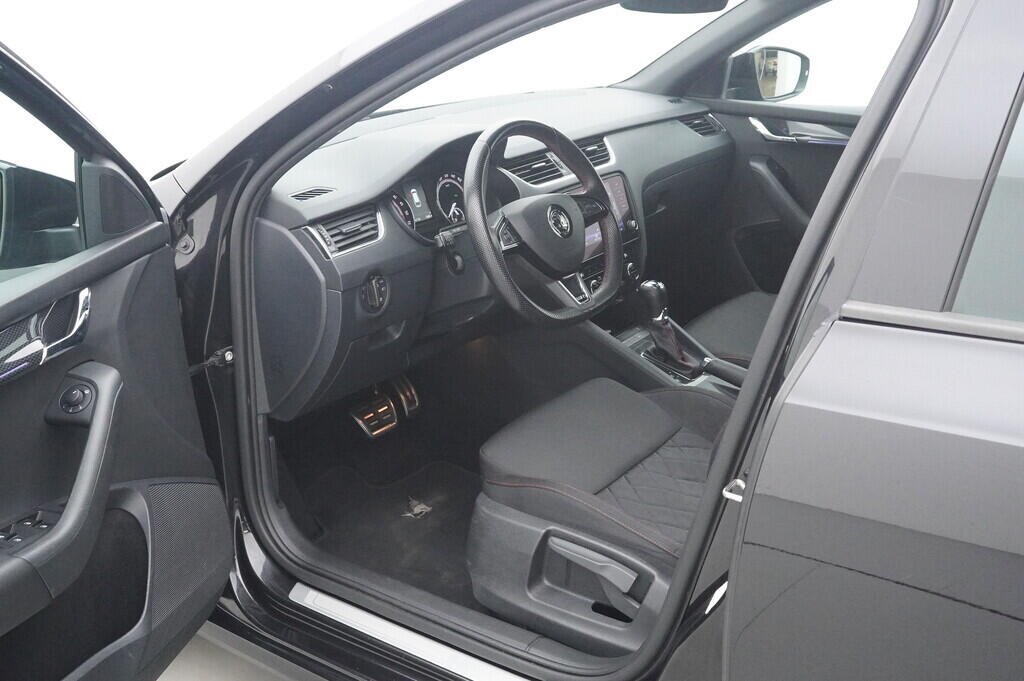 OZ190V01246_18.webp_OCTAVIA RS 2.0 TDI 135 kW automat