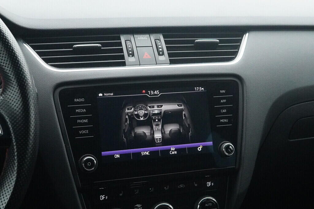 OZ190V01246_31.webp_OCTAVIA RS 2.0 TDI 135 kW automat