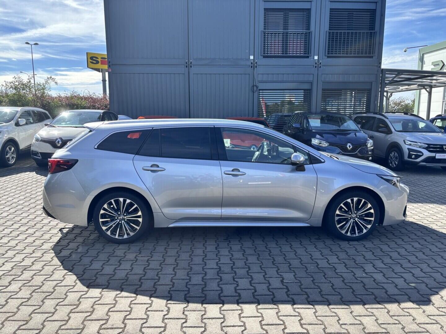 OZ190V01283_13.webp_COROLLA Style Touring Sports 1.8  103 kW automat