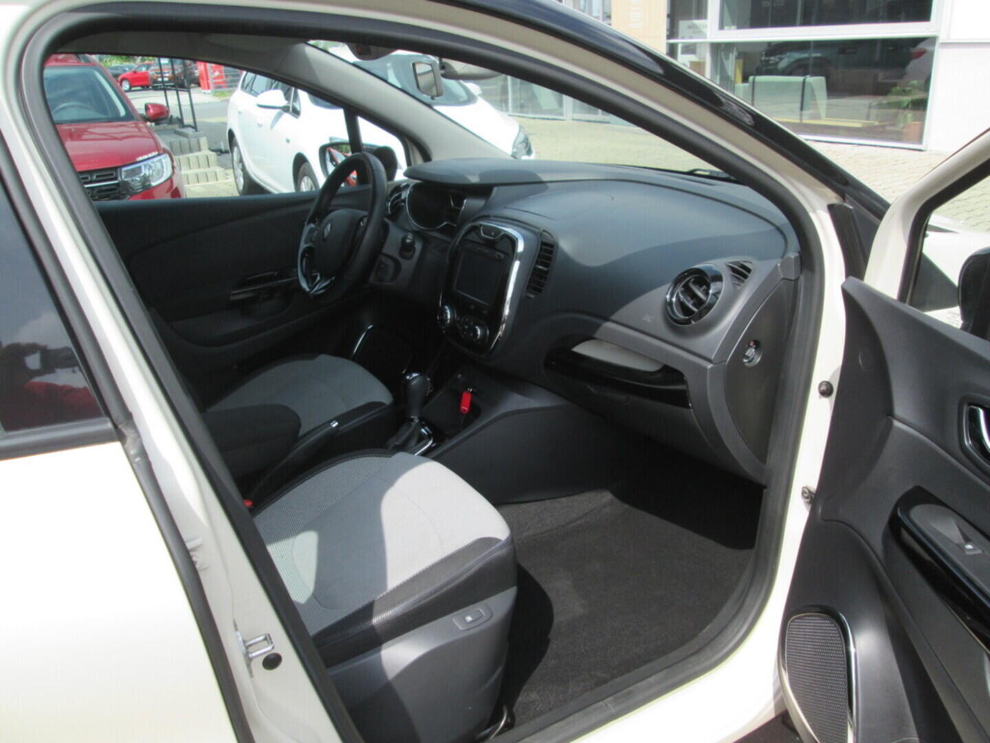 OZ190V01307_34.webp_CAPTUR Intens 1.2 TCe 88 kW automat, DPH