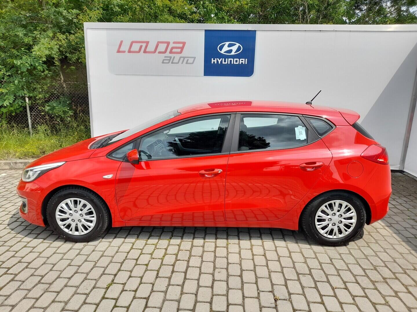 OZ190V01321_12.webp_CEED  1.6  99 kW manuál, DPH