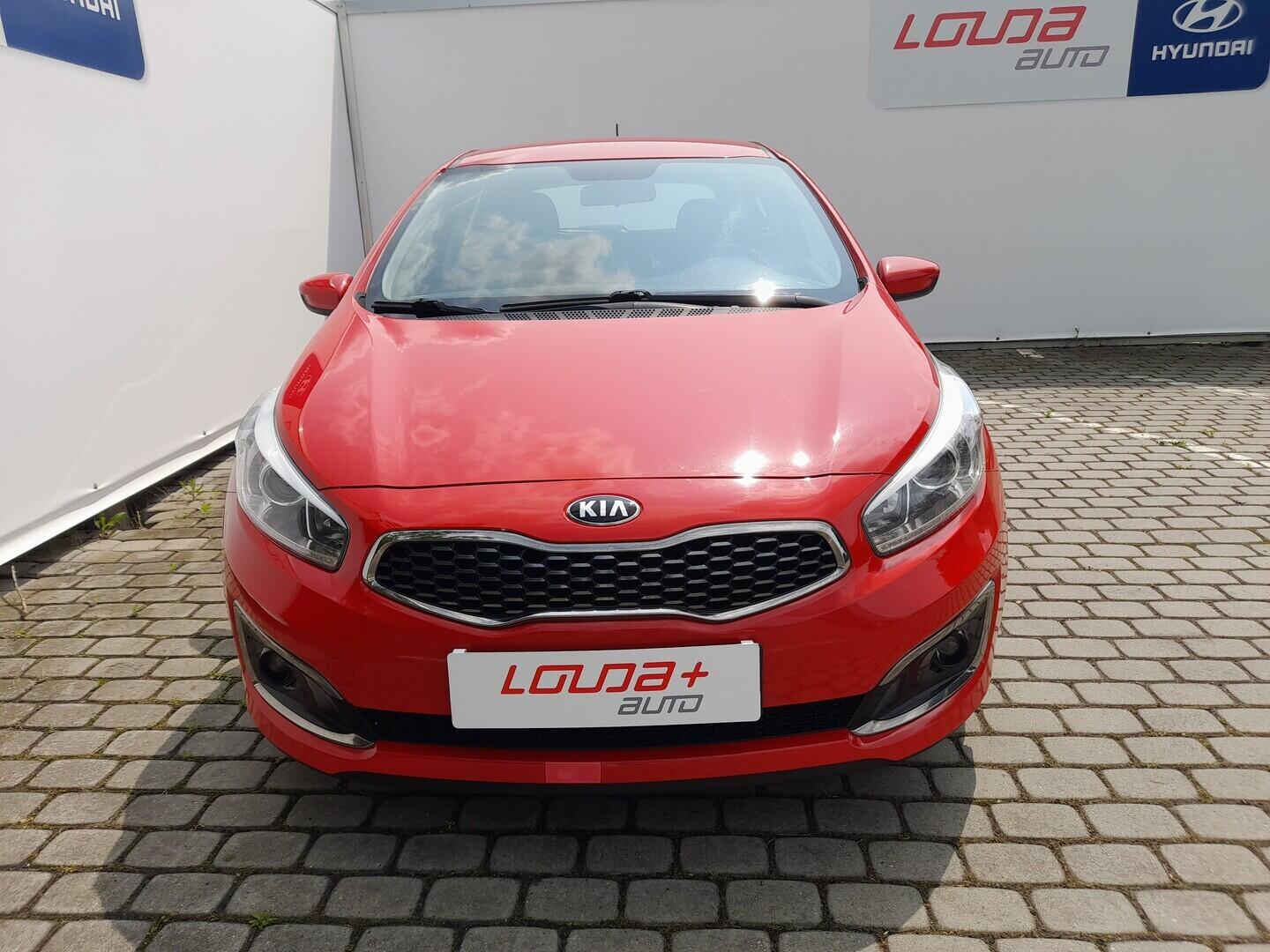 OZ190V01321_13.webp_CEED  1.6  99 kW manuál, DPH