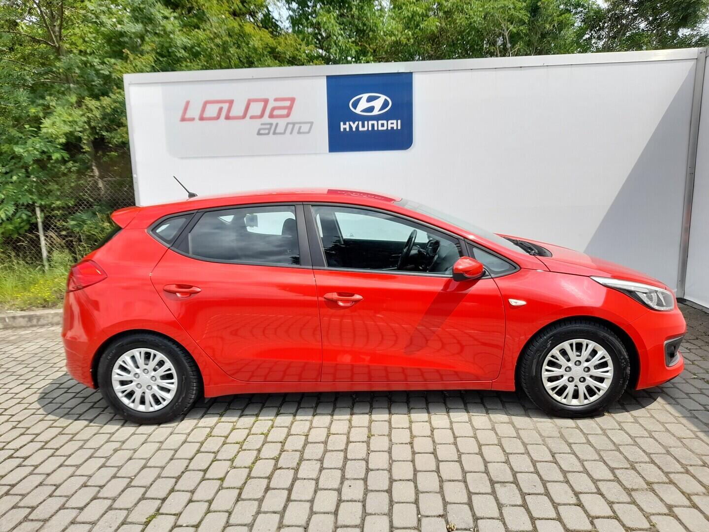 OZ190V01321_16.webp_CEED  1.6  99 kW manuál, DPH