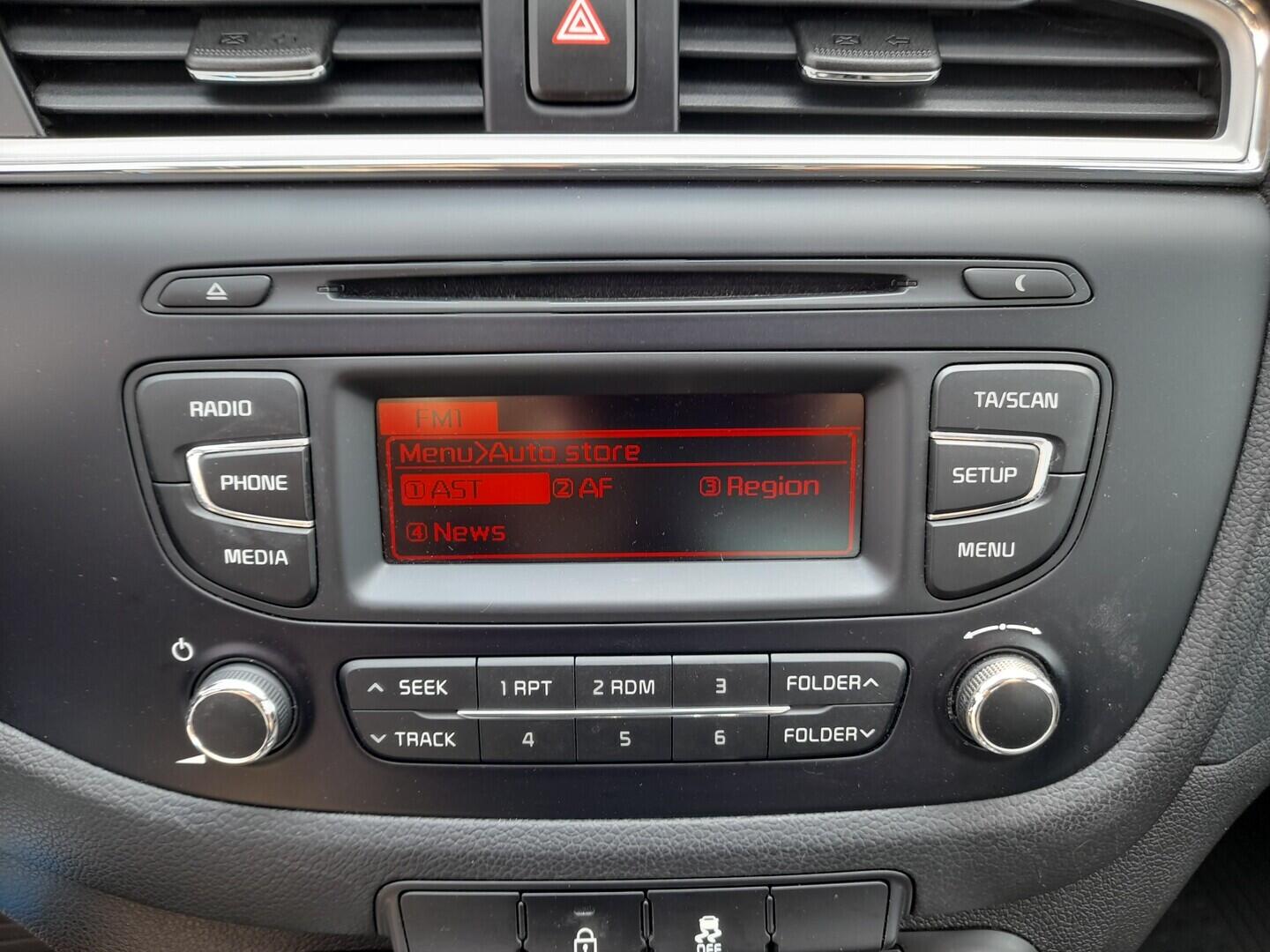 OZ190V01321_25.webp_CEED  1.6  99 kW manuál, DPH