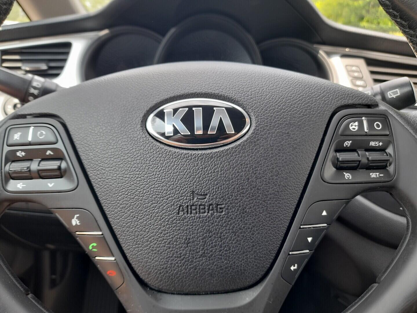 OZ190V01321_29.webp_CEED  1.6  99 kW manuál, DPH