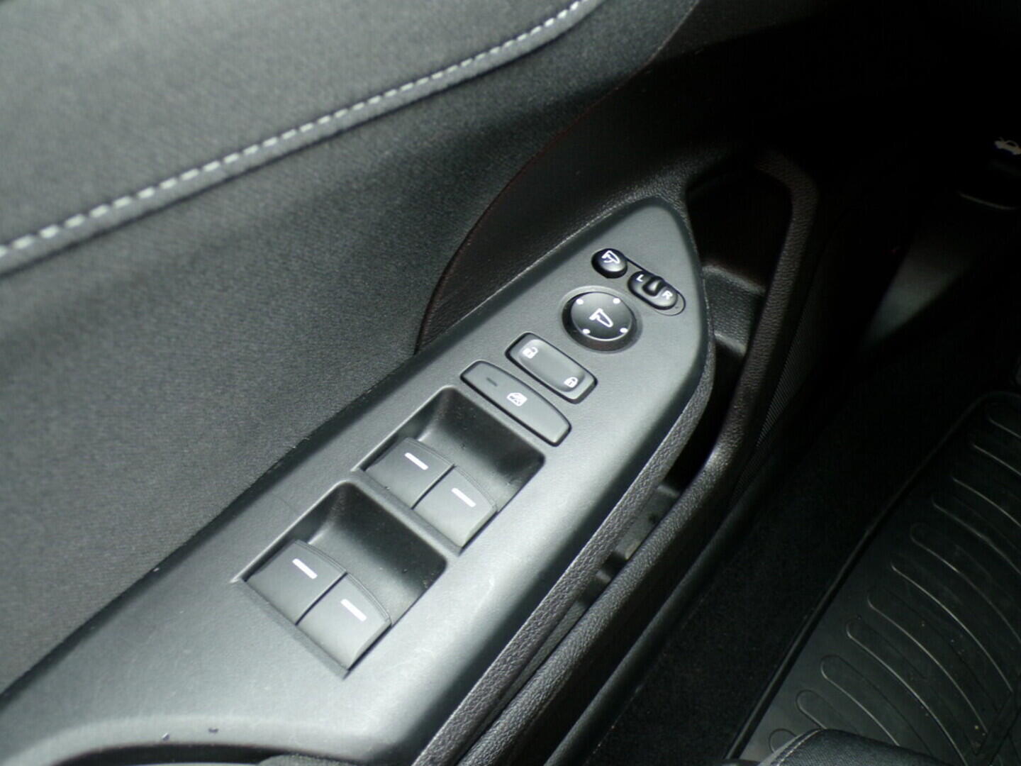 OZ190V01327_21.webp_CIVIC ELEGANCE 1.0  93 kW automat