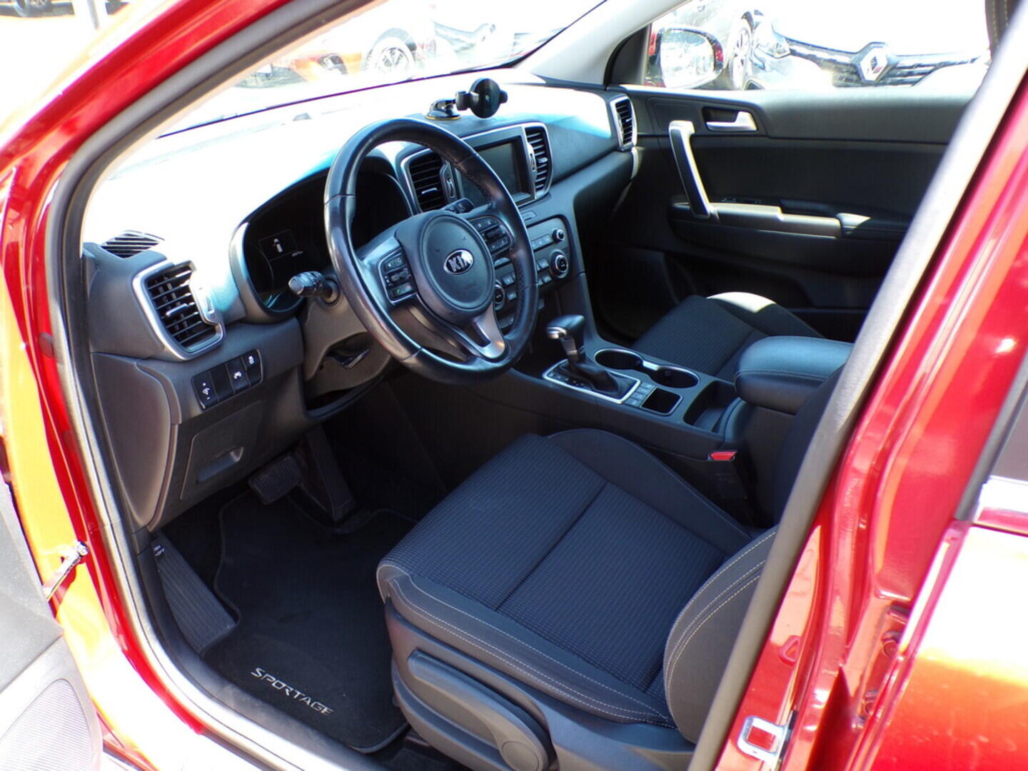 OZ190V01333_19.webp_SPORTAGE  2.0  136 kW automat