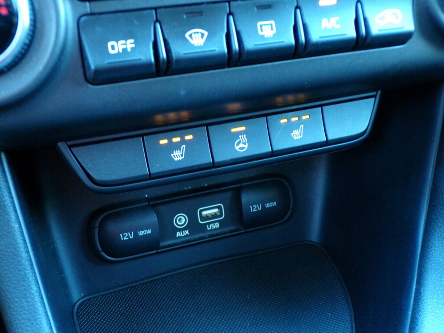 OZ190V01333_34.webp_SPORTAGE  2.0  136 kW automat