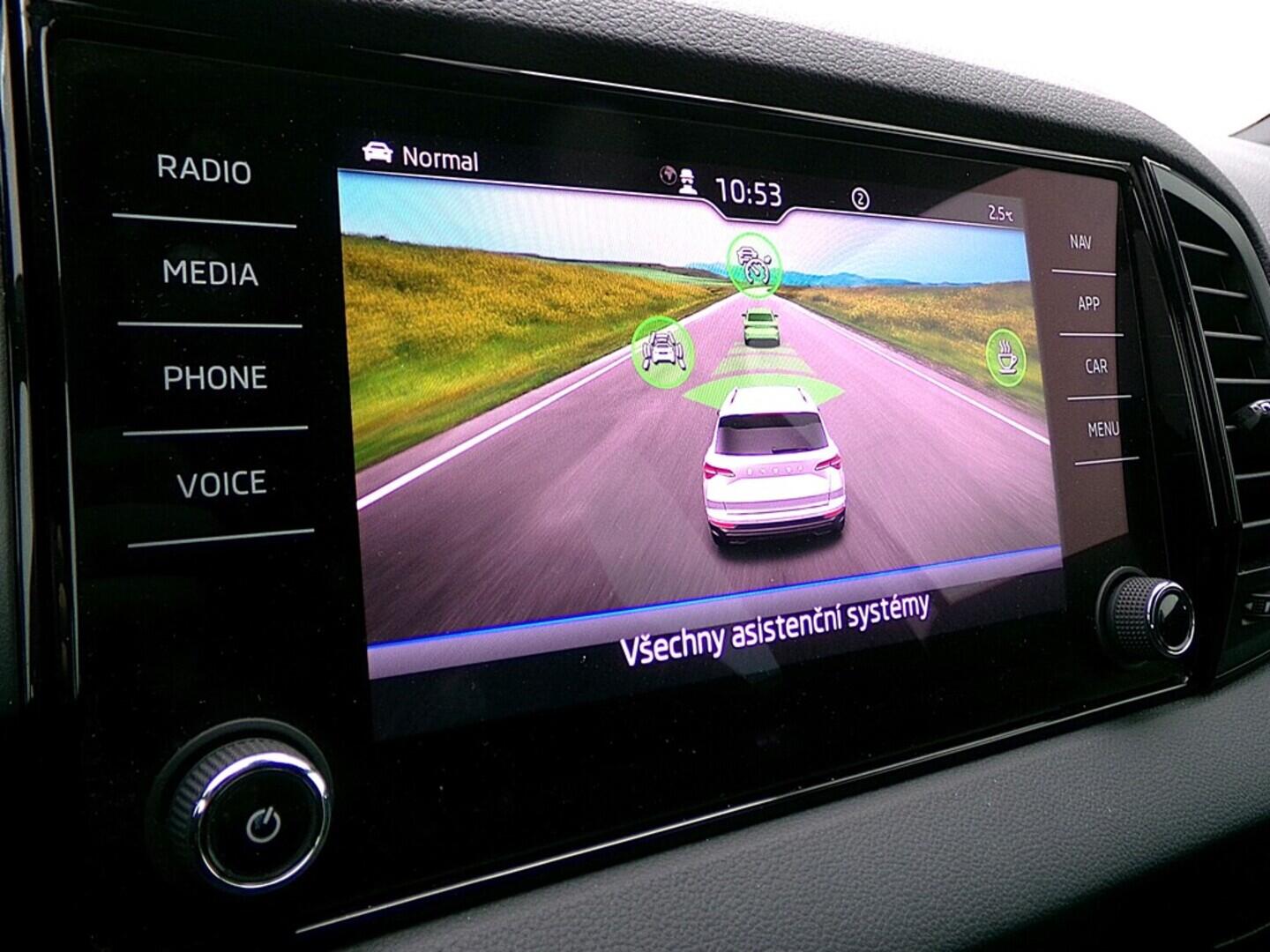 OZ190V01337_26.webp_KAROQ SportLine 2.0 TDI 110 kW manuál, DPH