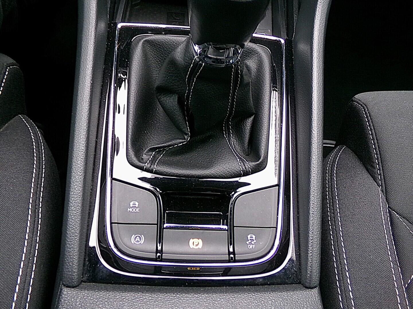 OZ190V01337_38.webp_KAROQ SportLine 2.0 TDI 110 kW manuál, DPH