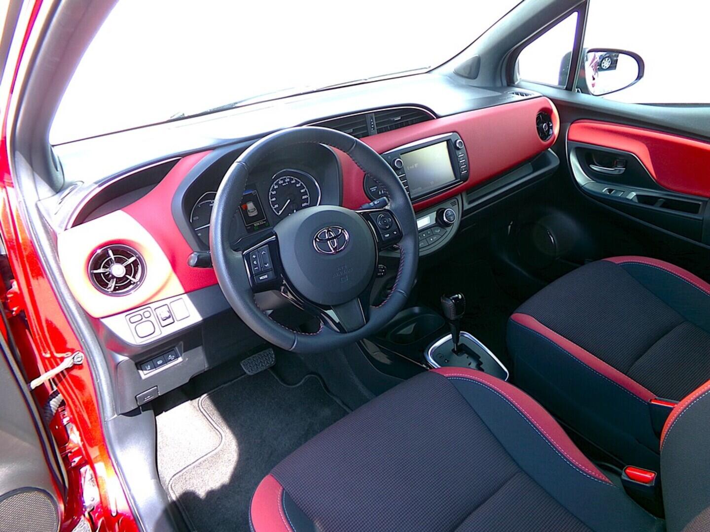 OZ190V01343_19.webp_YARIS Selection 1.5  54 kW automat
