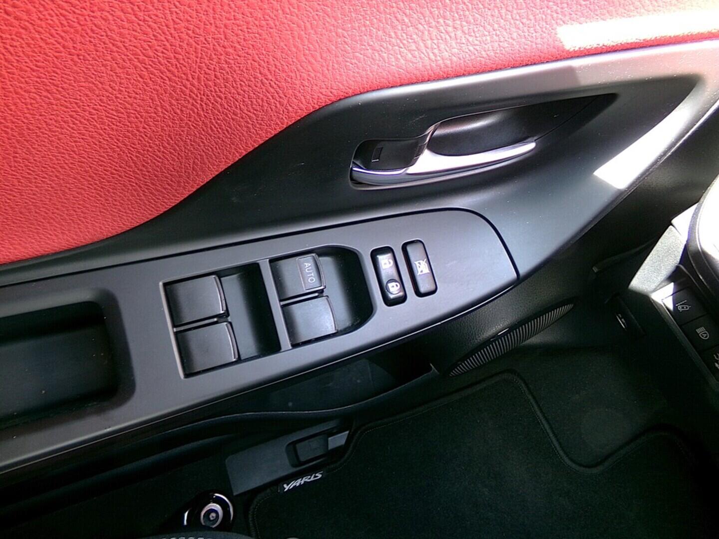 OZ190V01343_21.webp_YARIS Selection 1.5  54 kW automat