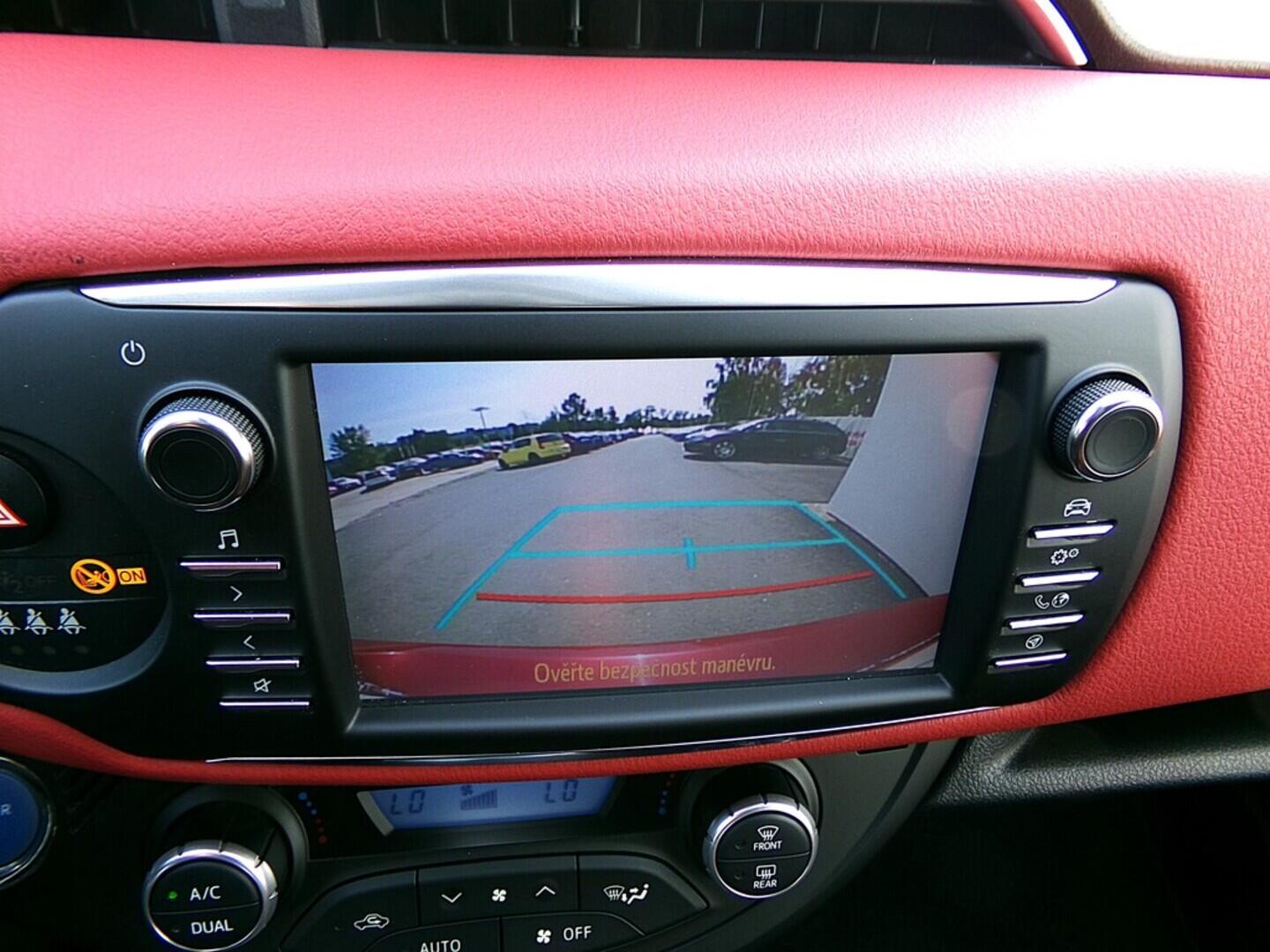OZ190V01343_27.webp_YARIS Selection 1.5  54 kW automat