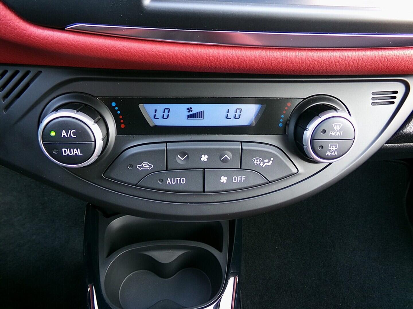 OZ190V01343_28.webp_YARIS Selection 1.5  54 kW automat