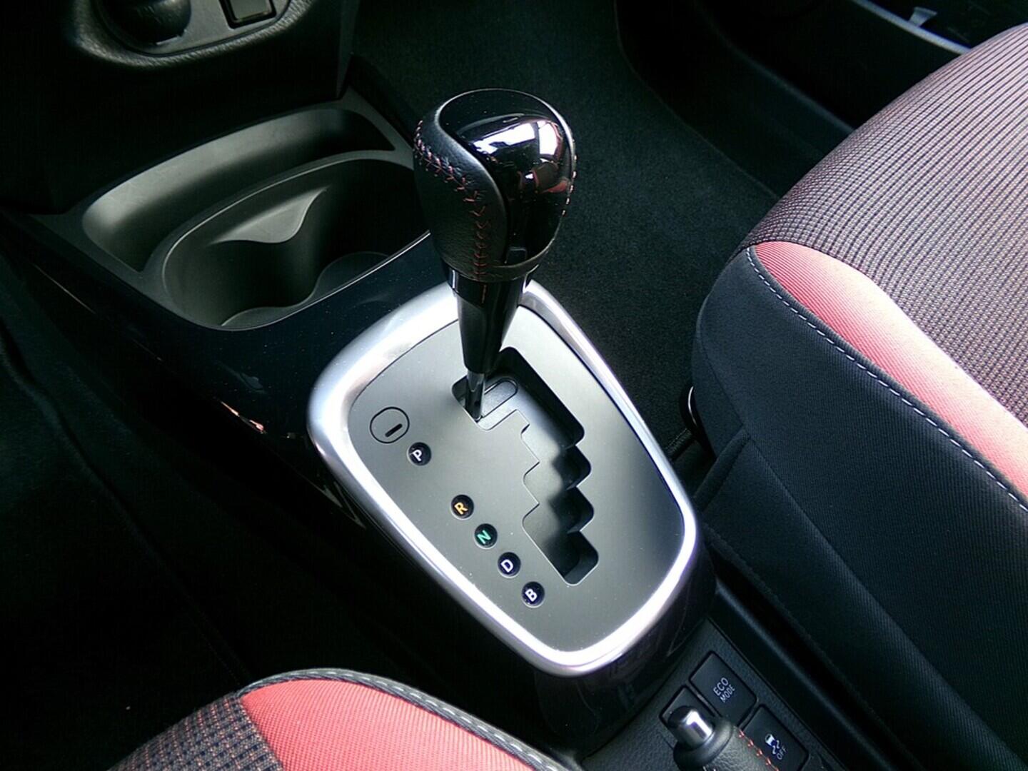 OZ190V01343_29.webp_YARIS Selection 1.5  54 kW automat