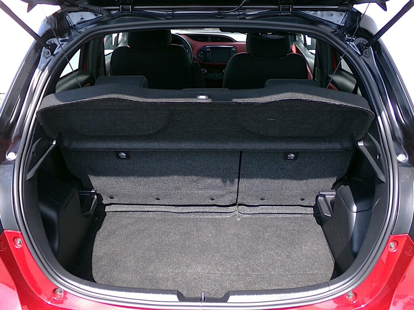 OZ190V01343_31.webp_YARIS Selection 1.5  54 kW automat