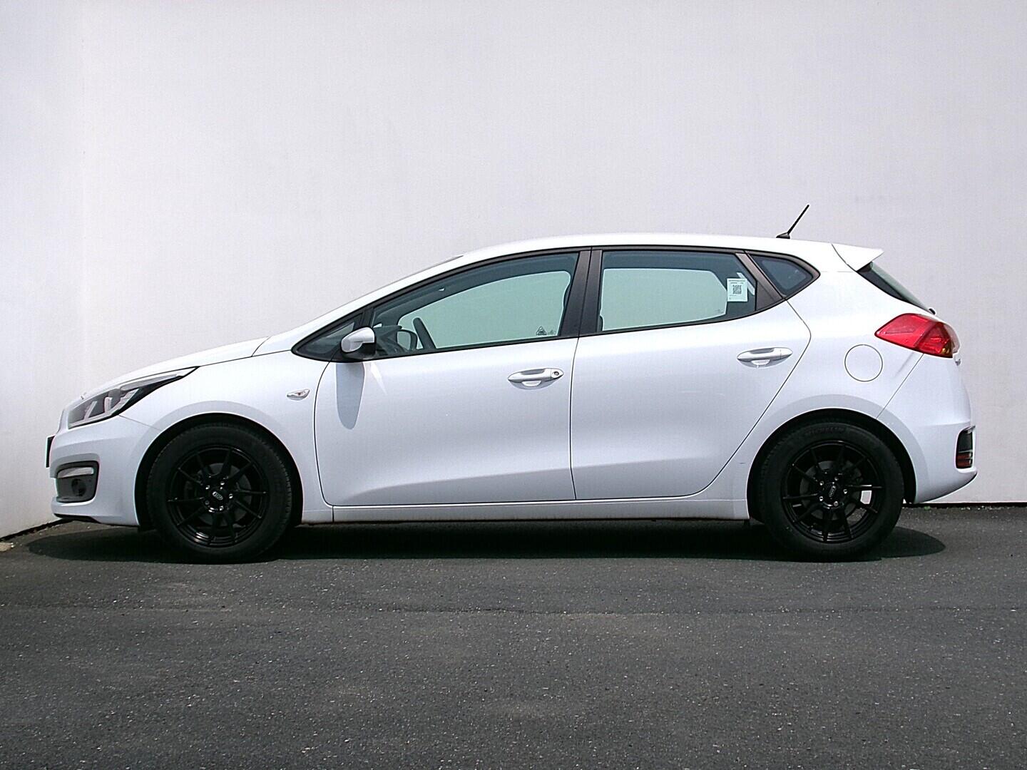 OZ190V01346_12.webp_CEED  1.4  66 kW manuál