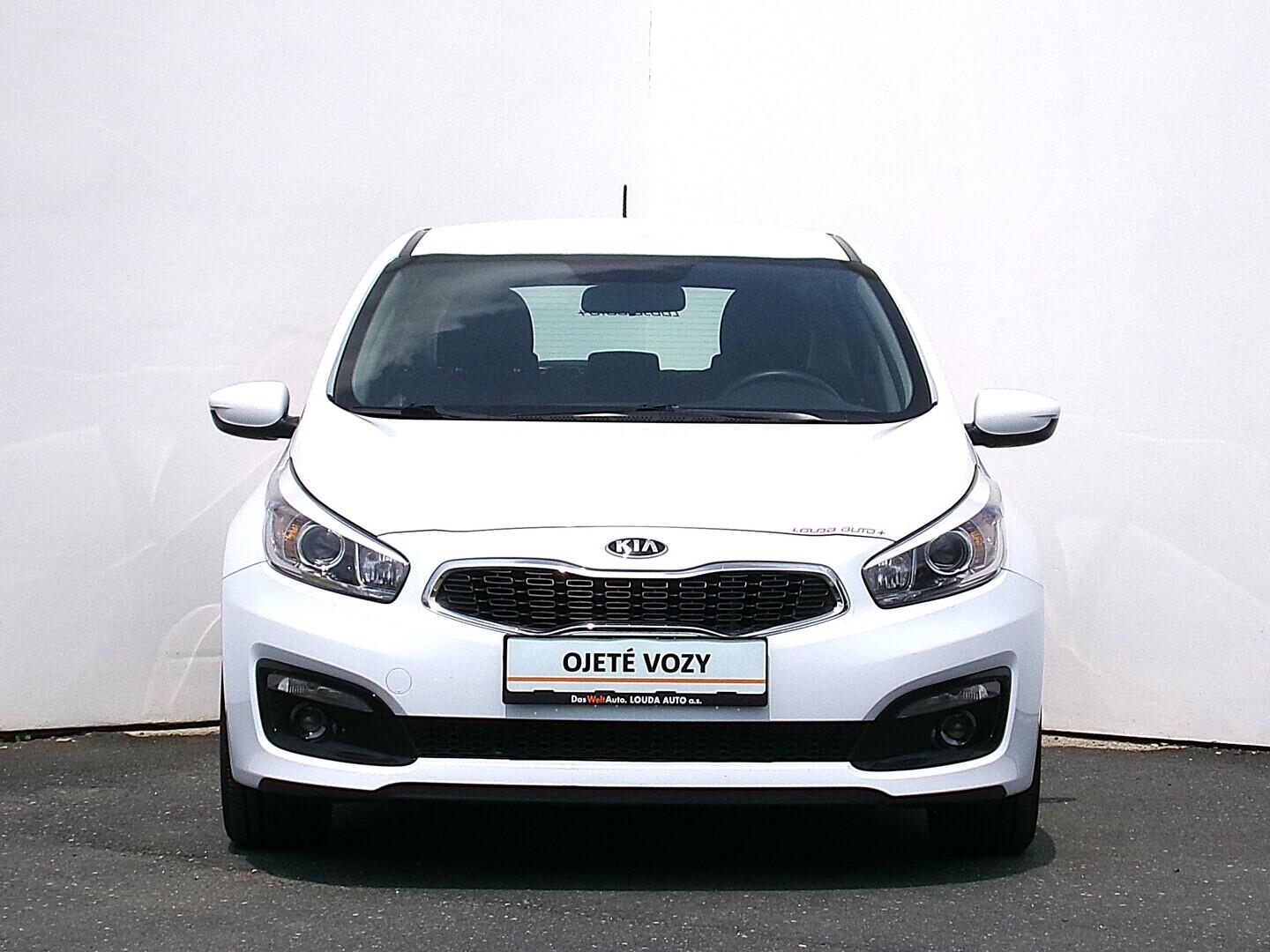 OZ190V01346_13.webp_CEED  1.4  66 kW manuál