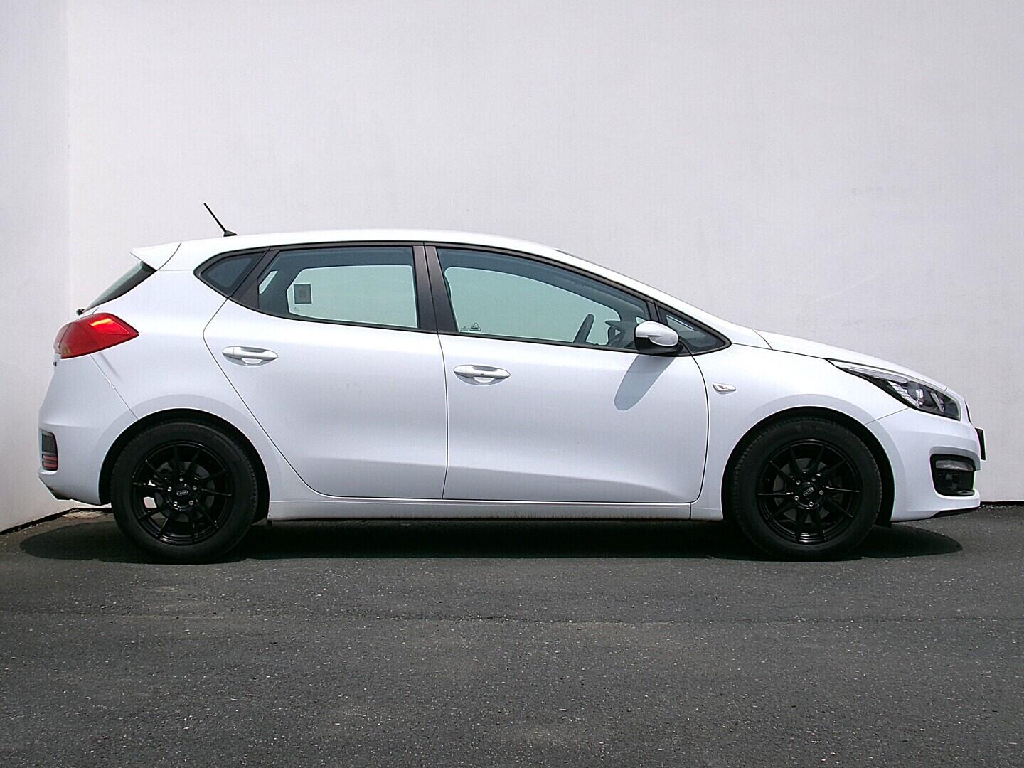 OZ190V01346_16.webp_CEED  1.4  66 kW manuál