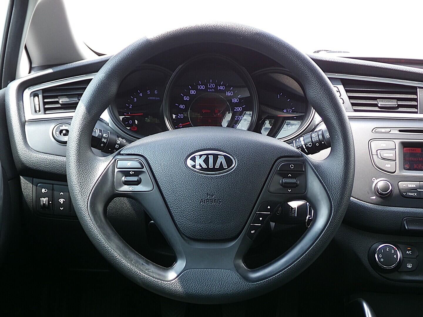 OZ190V01346_23.webp_CEED  1.4  66 kW manuál