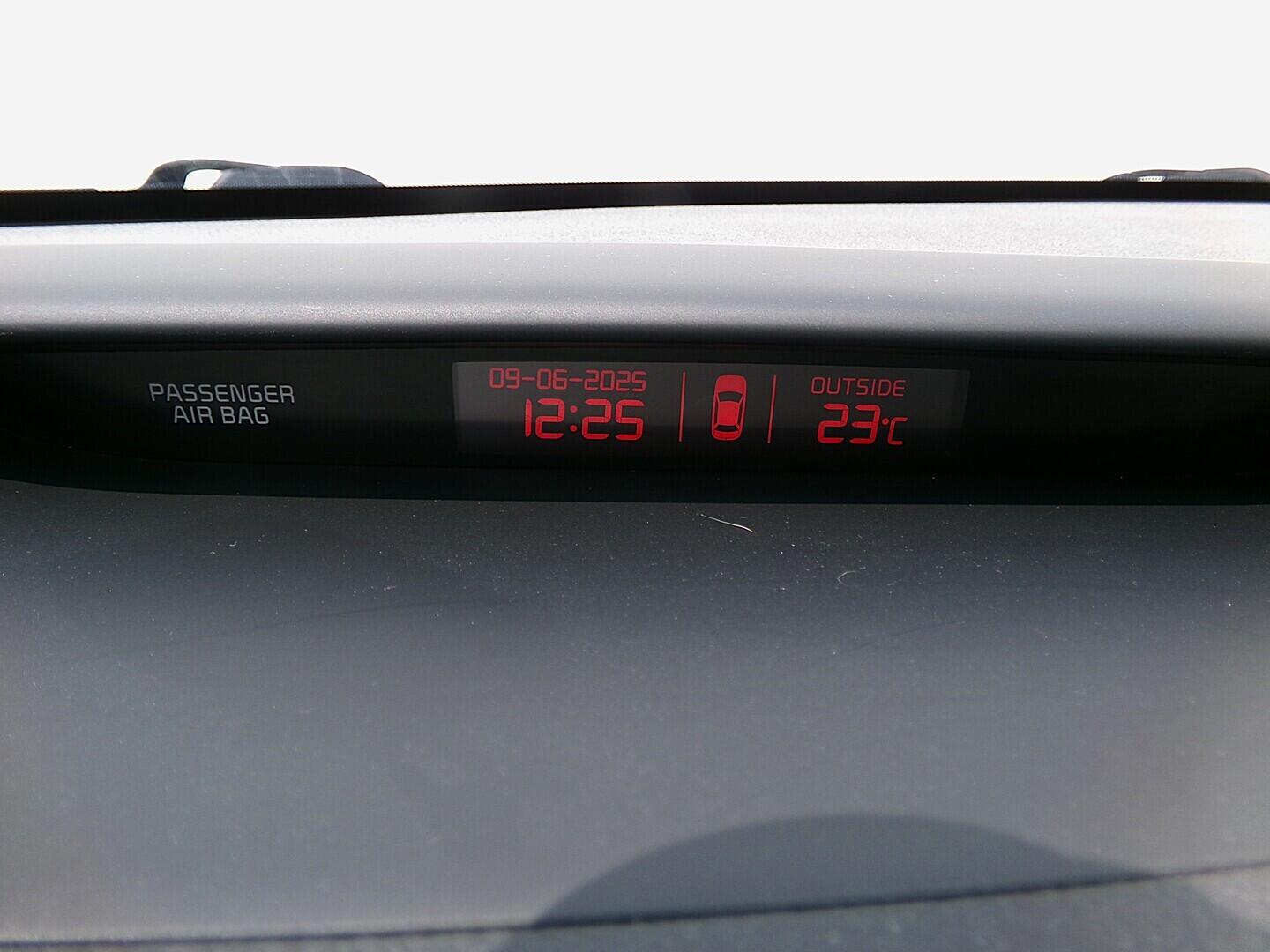 OZ190V01346_26.webp_CEED  1.4  66 kW manuál