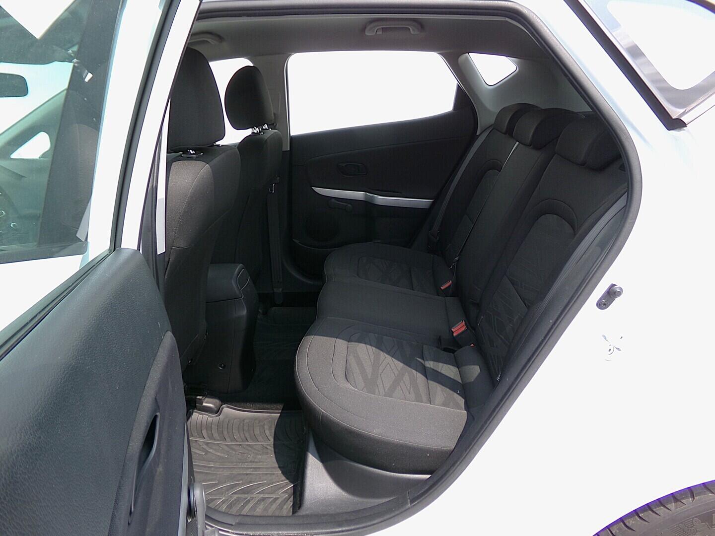 OZ190V01346_29.webp_CEED  1.4  66 kW manuál