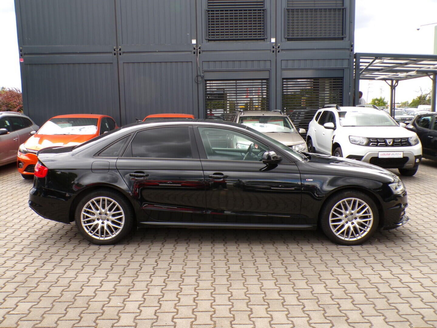OZ190V01350_13.webp_A4 S line 2.0 TDI 110 kW automat