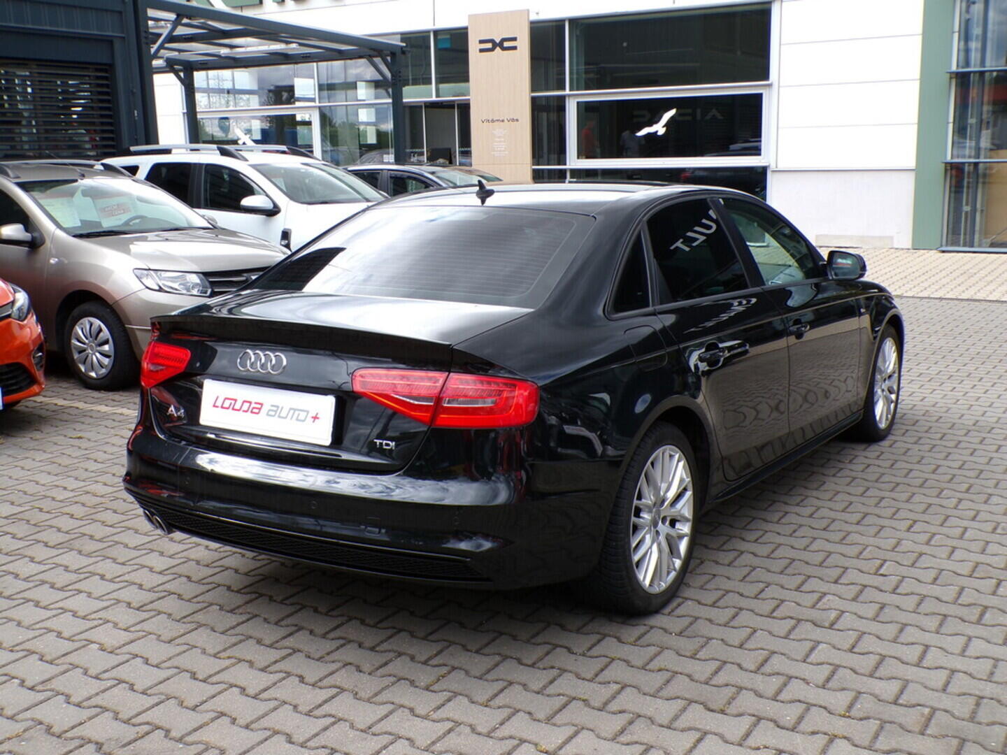 OZ190V01350_14.webp_A4 S line 2.0 TDI 110 kW automat