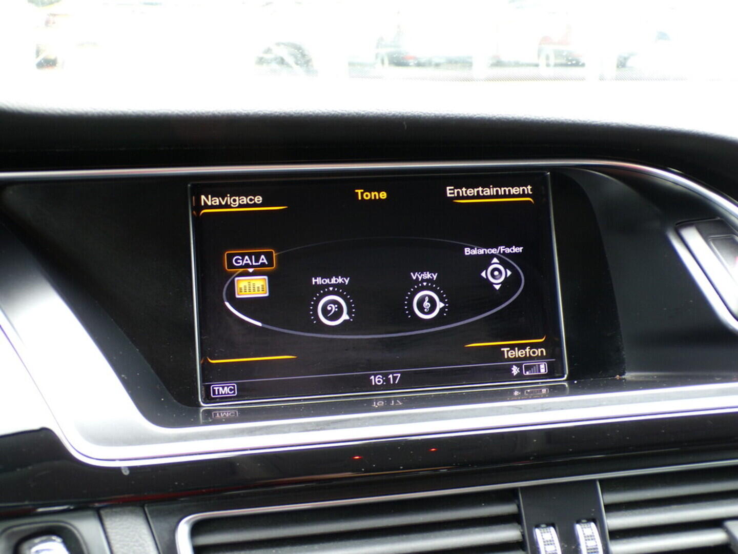 OZ190V01350_31.webp_A4 S line 2.0 TDI 110 kW automat