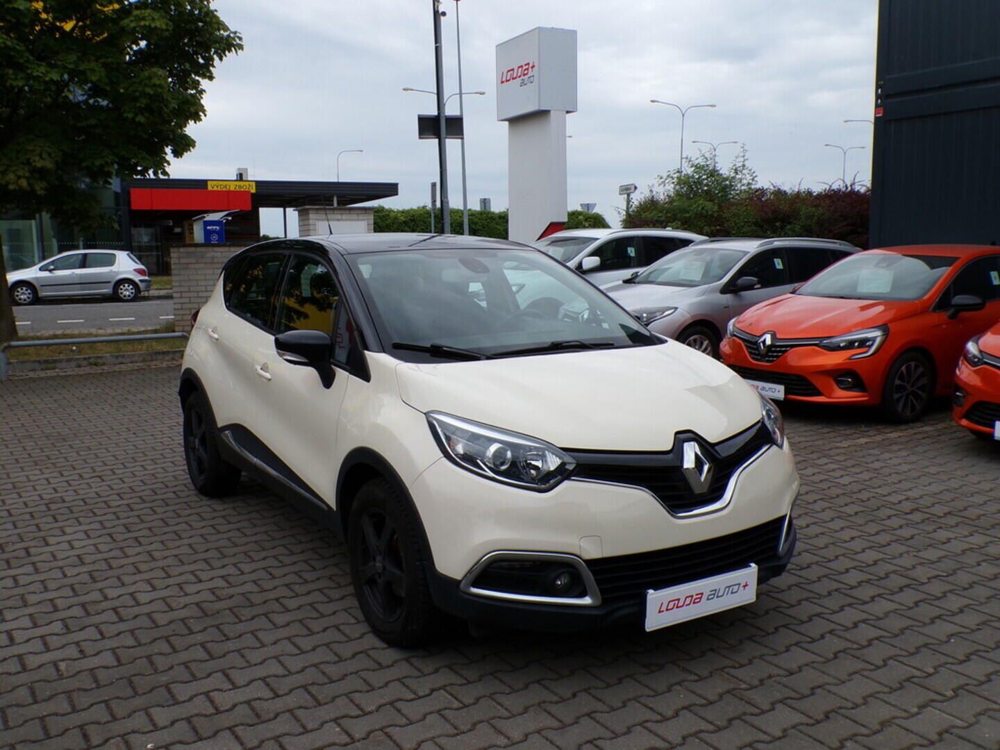 OZ190V01351_12.webp_CAPTUR Initiale 1.5 DCI 66 kW manuál
