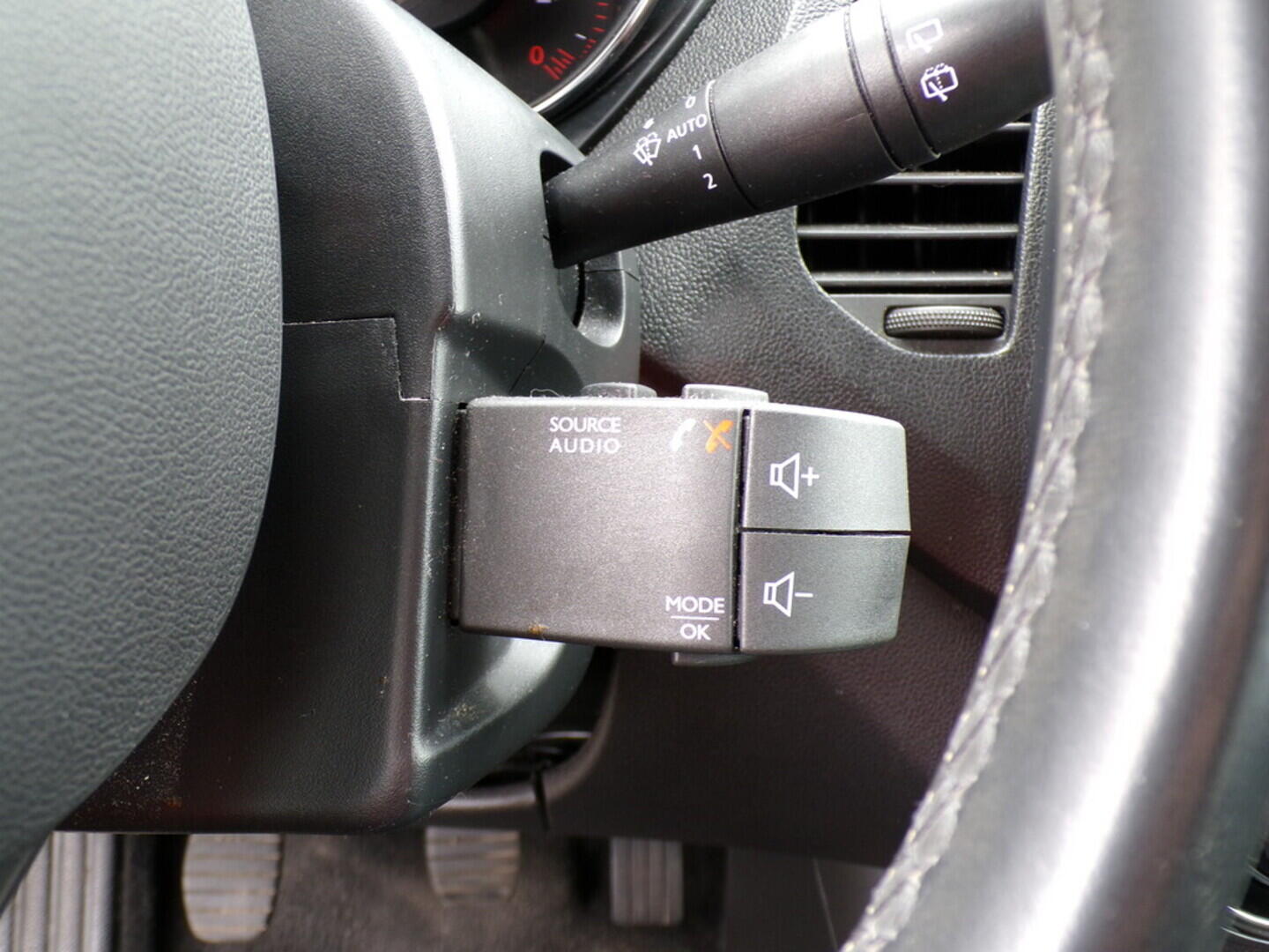 OZ190V01351_28.webp_CAPTUR Initiale 1.5 DCI 66 kW manuál