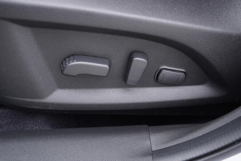 OZ190V01353_23.webp_KOLEOS Initiale Paris 2.0  135 kW automat, DPH